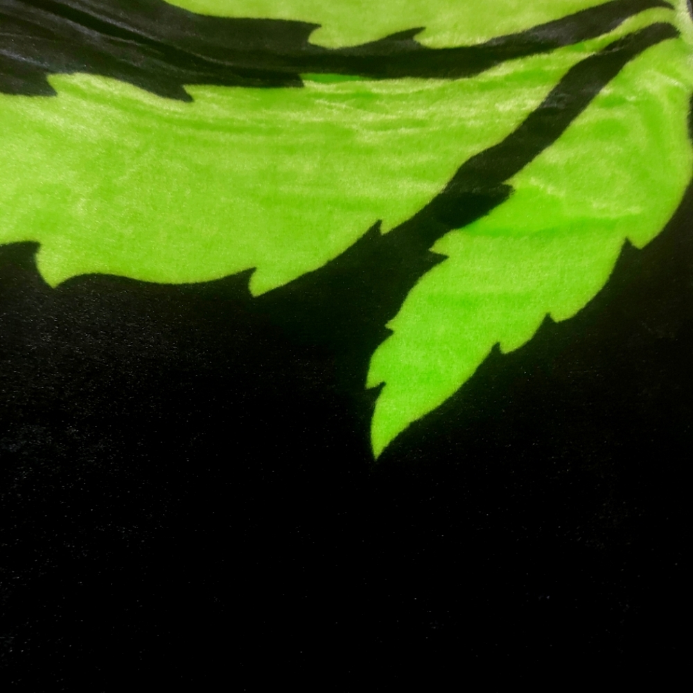 Blanket Queen Size leaf Design - Picture 2 of 5